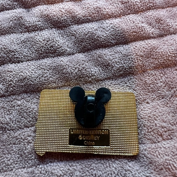 Disney Travel Company Trading Pin - Picture 2 of 2